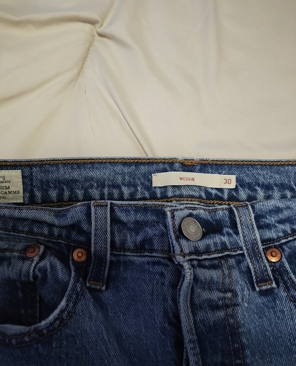 Levi's - Picture 3 of 7